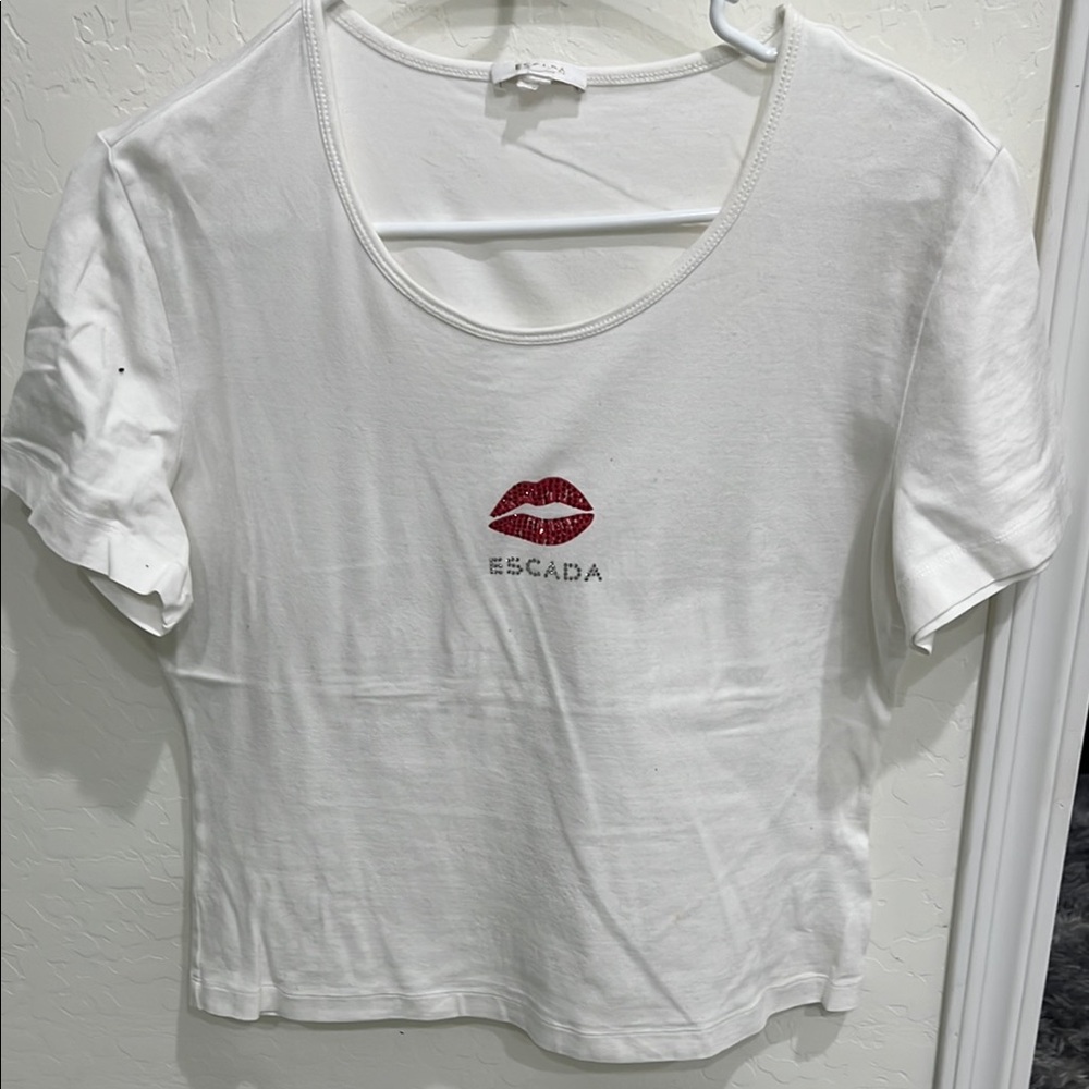 Escada White Crop T-Shirt with Red Lips Graphic